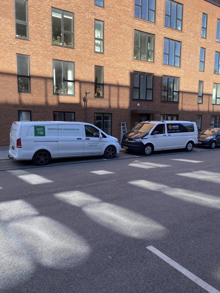 Københavns Tømrermester ApS i Dragør på Amager nær København laver opbygning af træterrasser